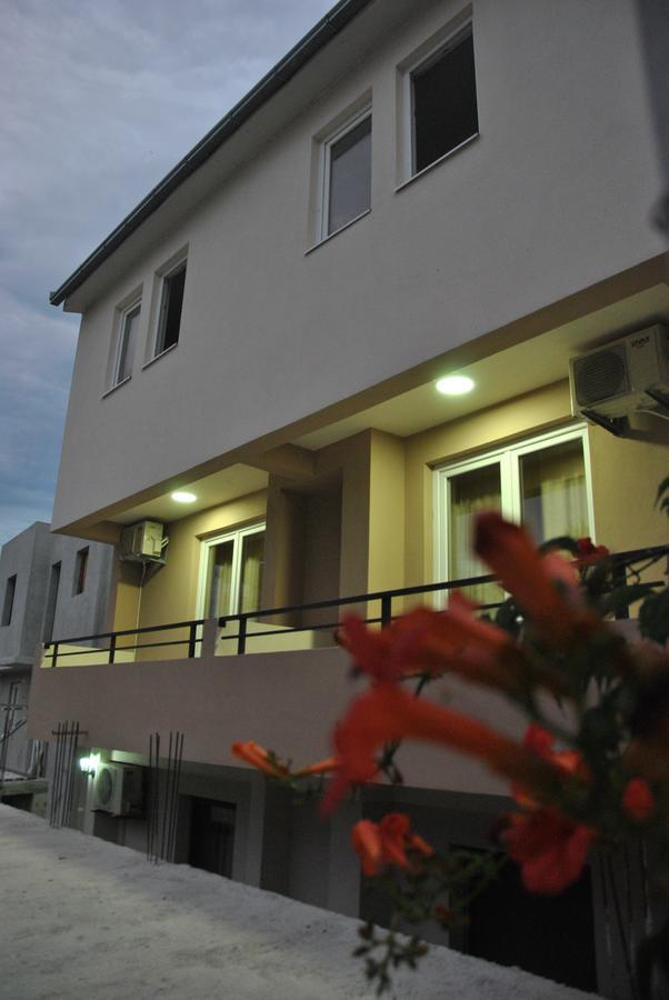 Haamel Apartment Улцин Екстериор снимка