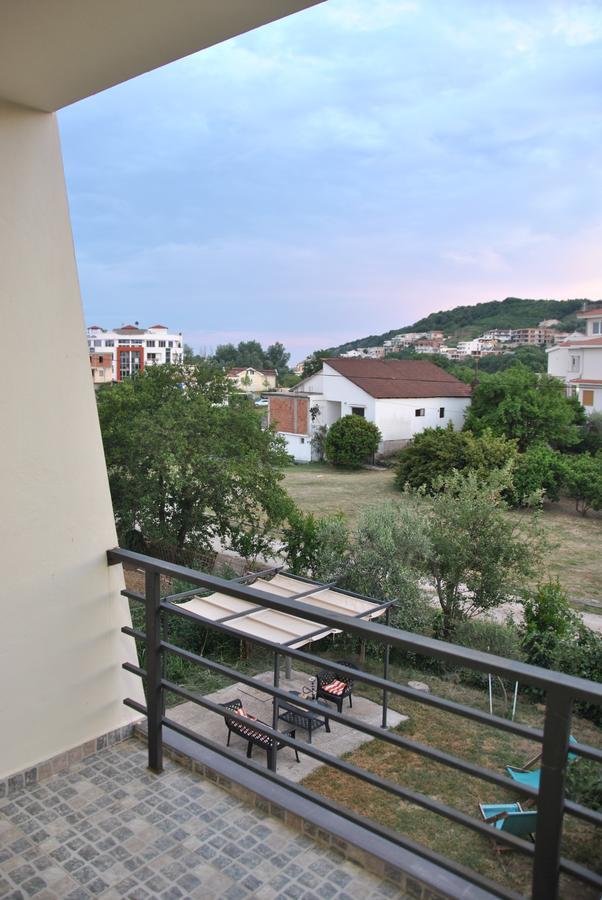 Haamel Apartment Улцин Екстериор снимка