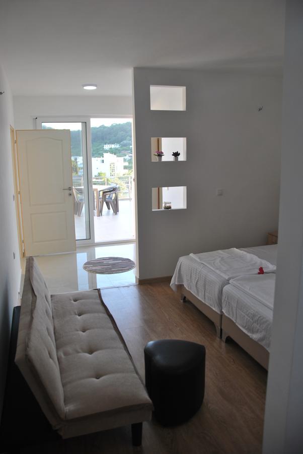 Haamel Apartment Улцин Екстериор снимка