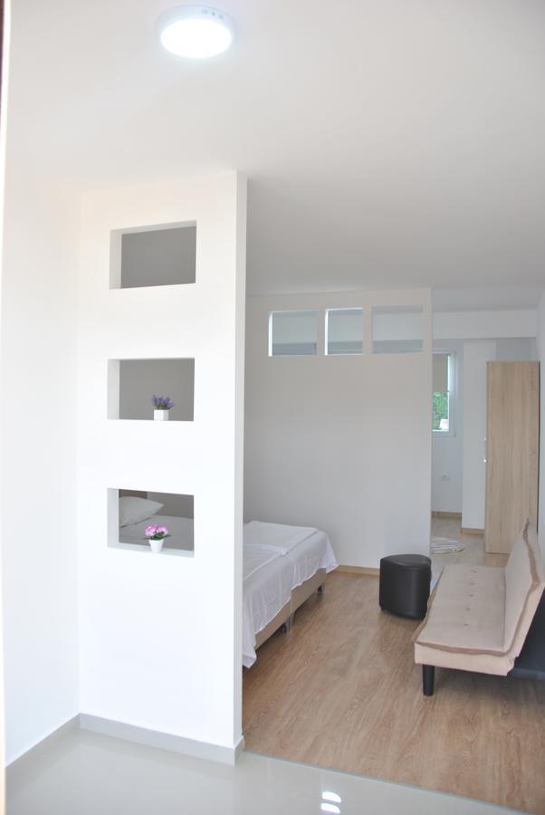 Haamel Apartment Улцин Екстериор снимка